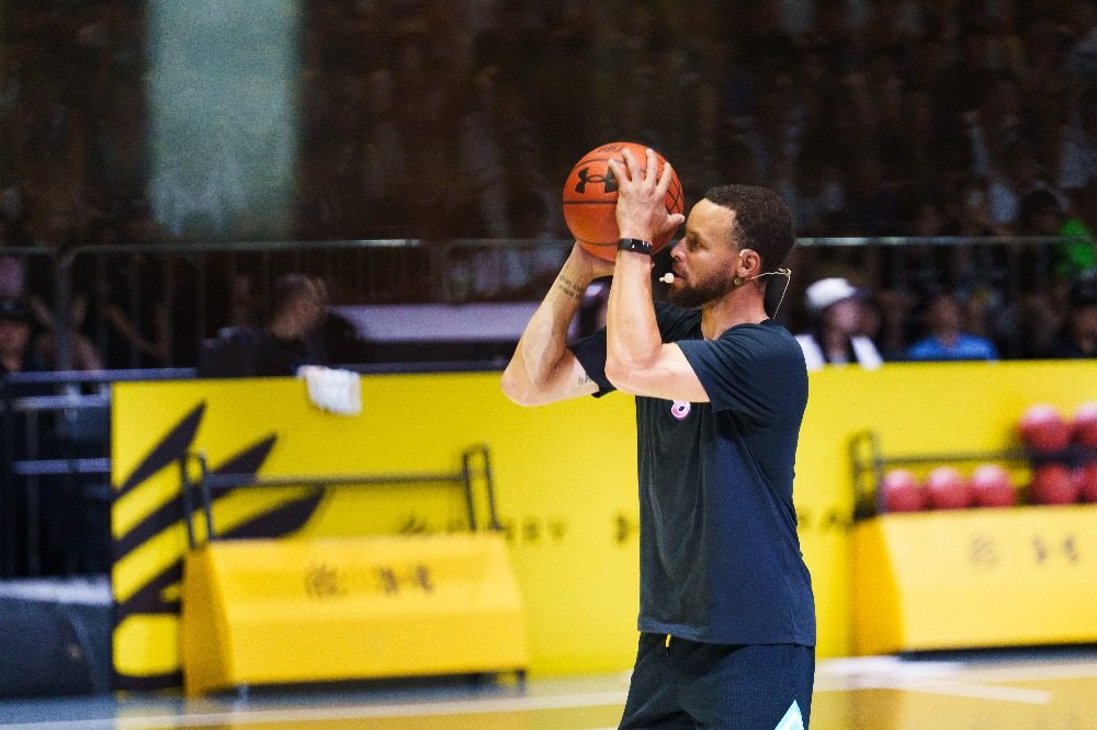 年轻男篮的 年轻男篮的